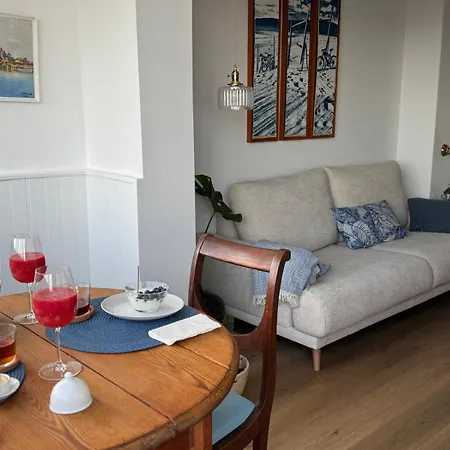 Whome Seaside Getaway Beachfront Apartment Estoril